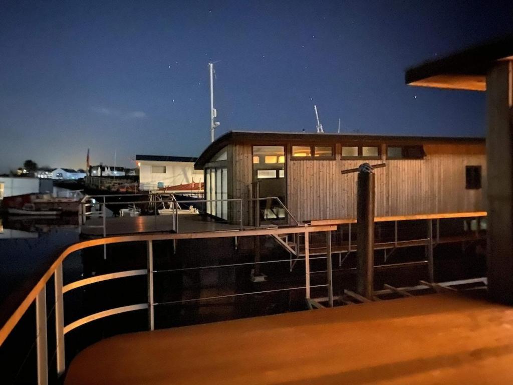 Houseboat Eleuthera Bembridge Exterior photo